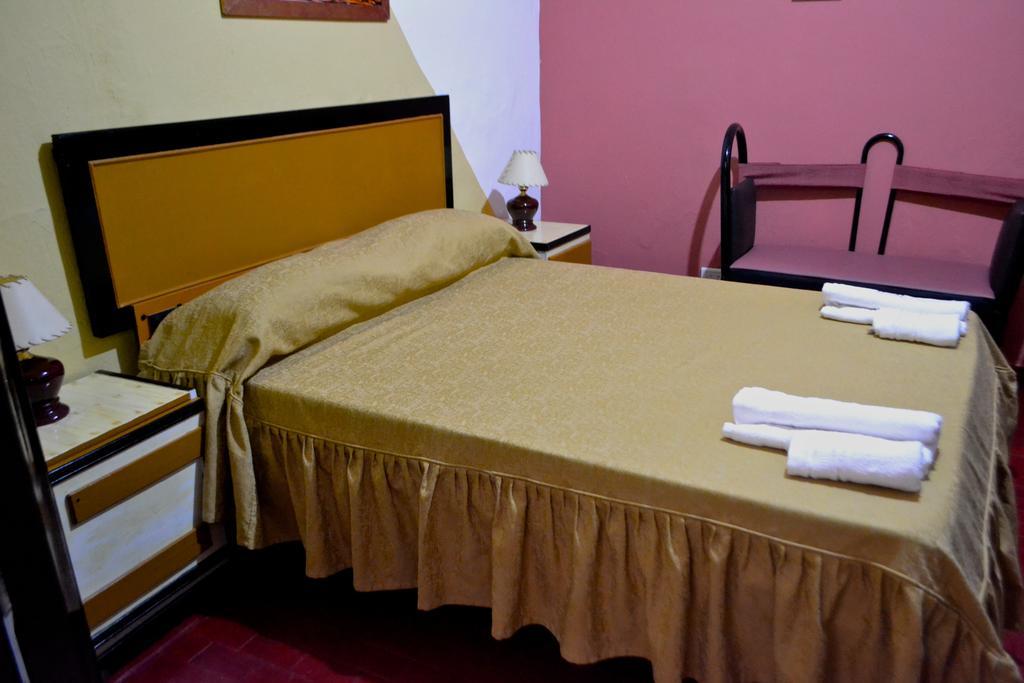 Hotel Casona La Boheme Буенос Айрес Стая снимка