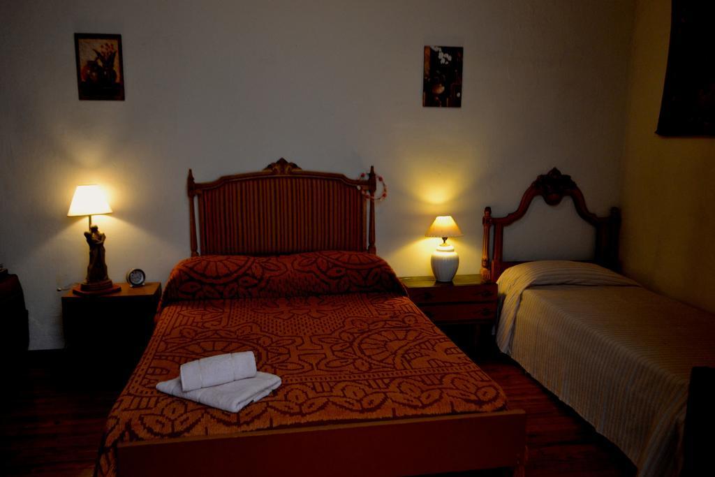 Hotel Casona La Boheme Буенос Айрес Стая снимка