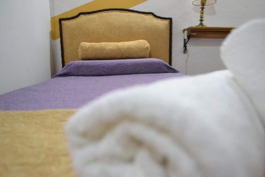 Hotel Casona La Boheme Буенос Айрес Стая снимка