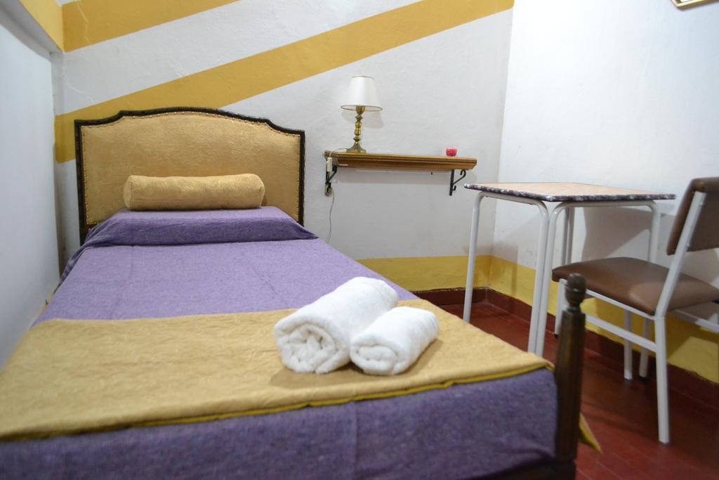 Hotel Casona La Boheme Буенос Айрес Стая снимка